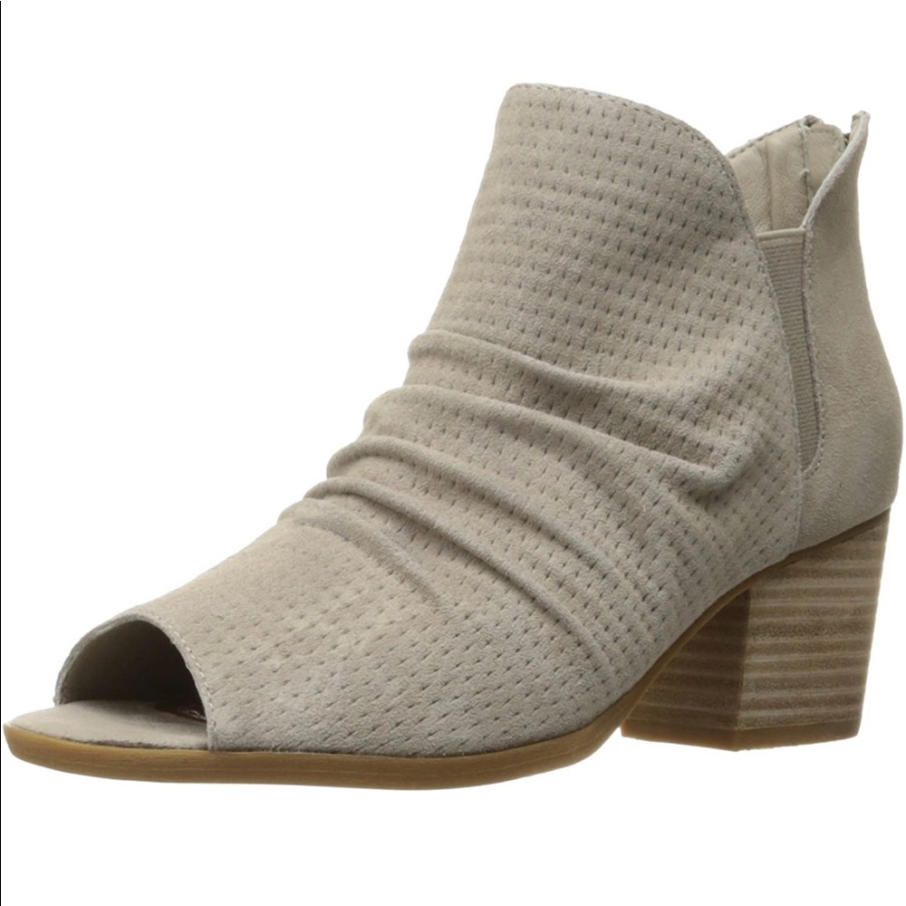 BareTraps Women’s Iree Ankle Booties size 9
